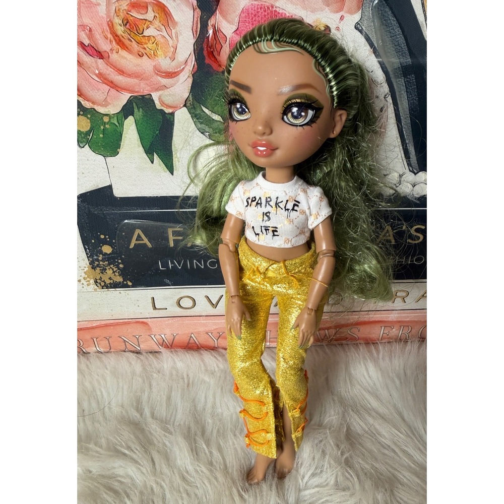 Rainbow‎ High Olivia Woods Series 5 Fashion Doll Olive Green Hair Gold Pants